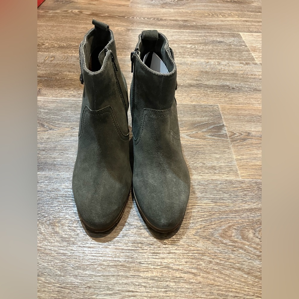 Diba Booties NWOT